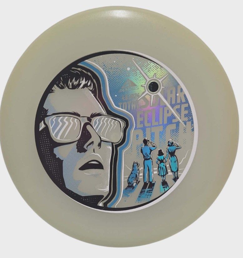 Total Eclipse Pitch - Bilde 2